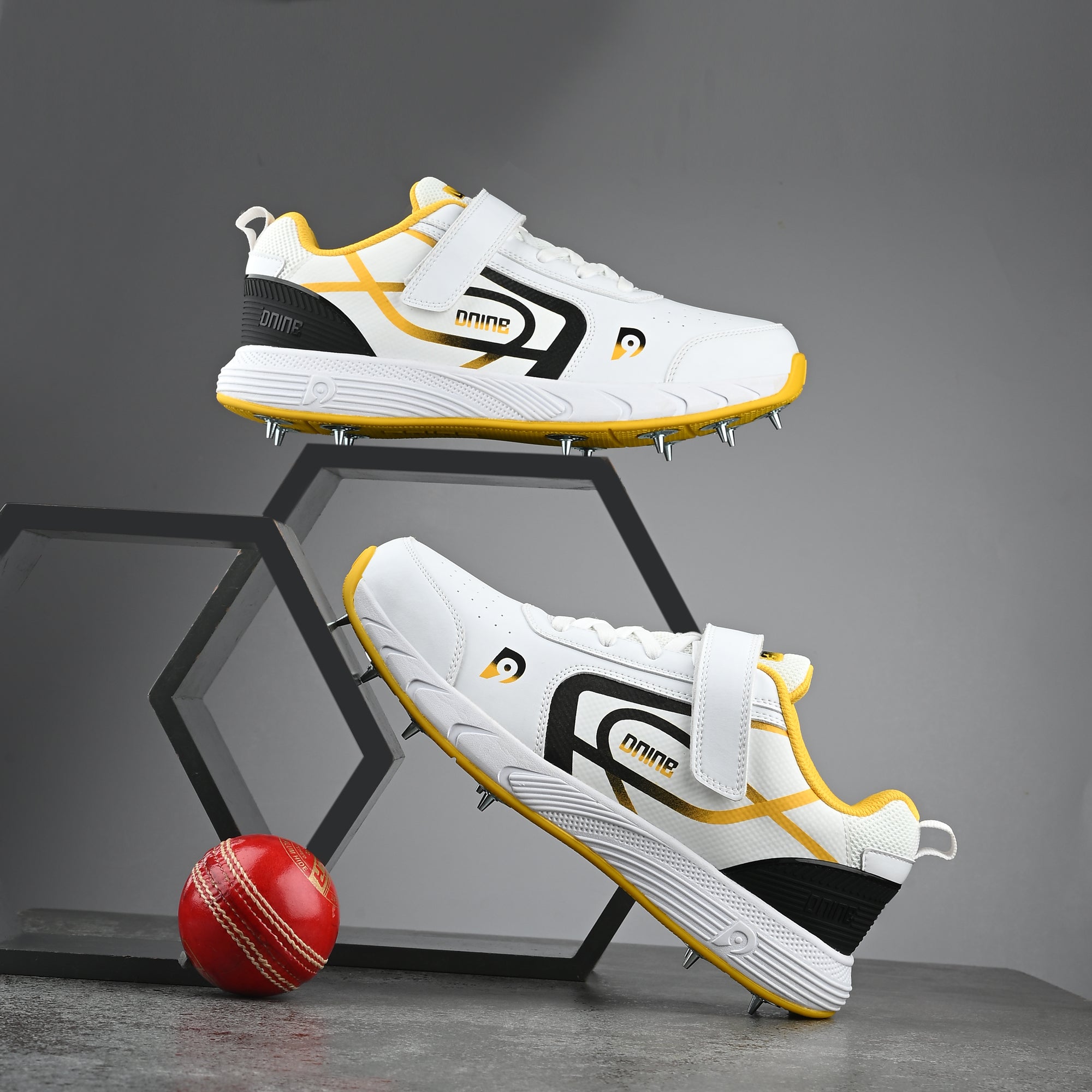 DNINE KINGS CRICKET SPIKES