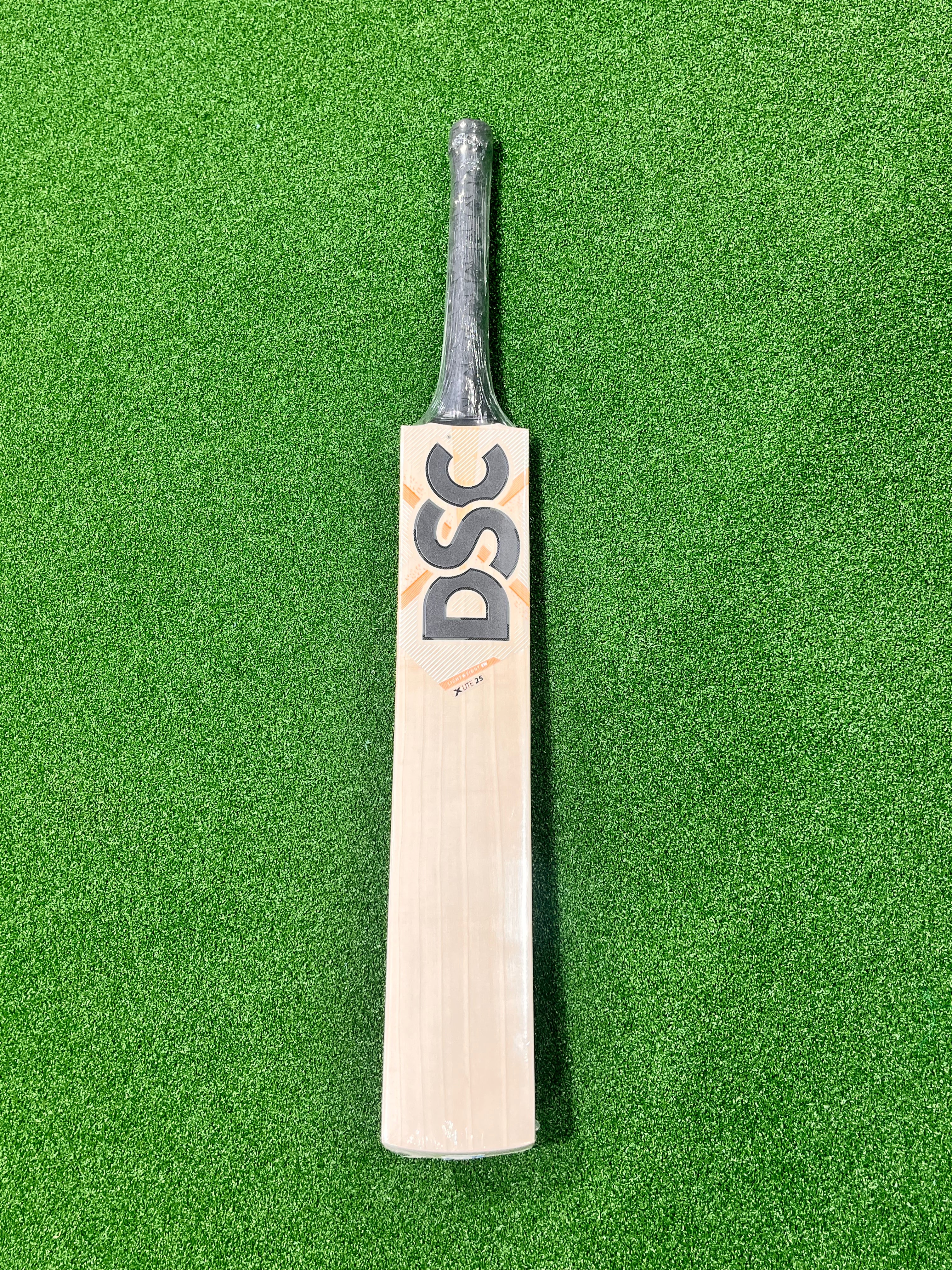 DSC XLITE 25 CRICKET BAT