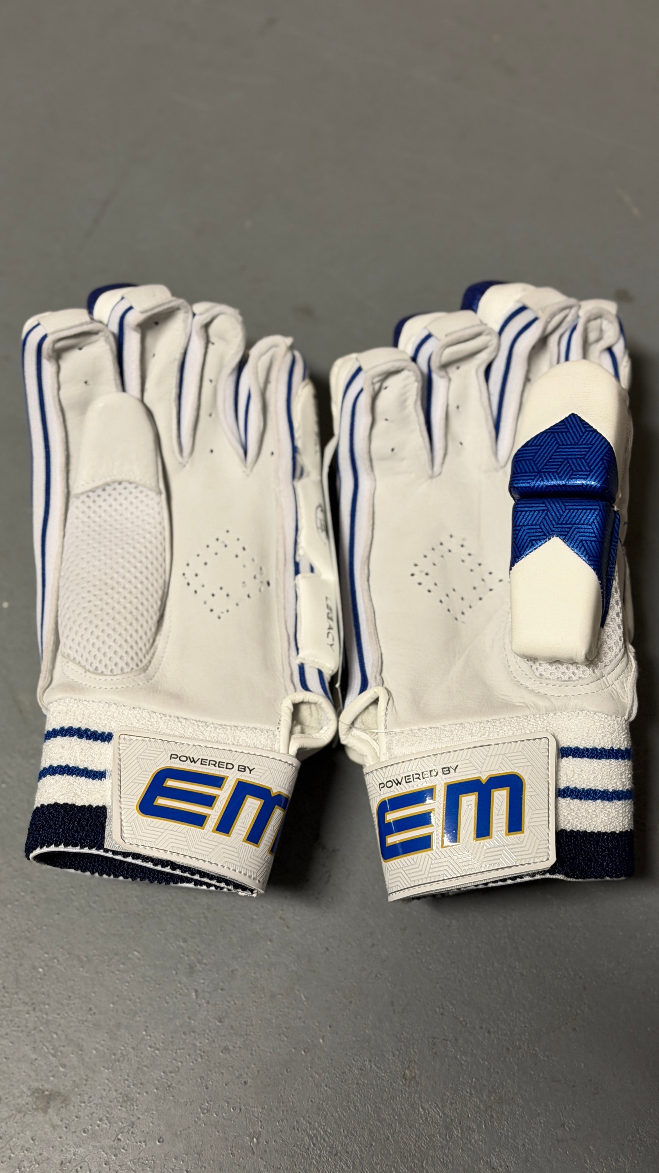 EM - 360 Legacy Batting Gloves