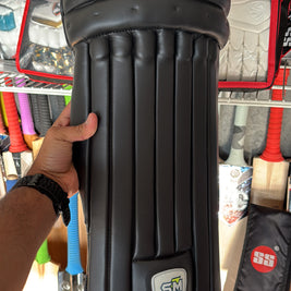 SM FANATIC BATTING PADS - BLACK