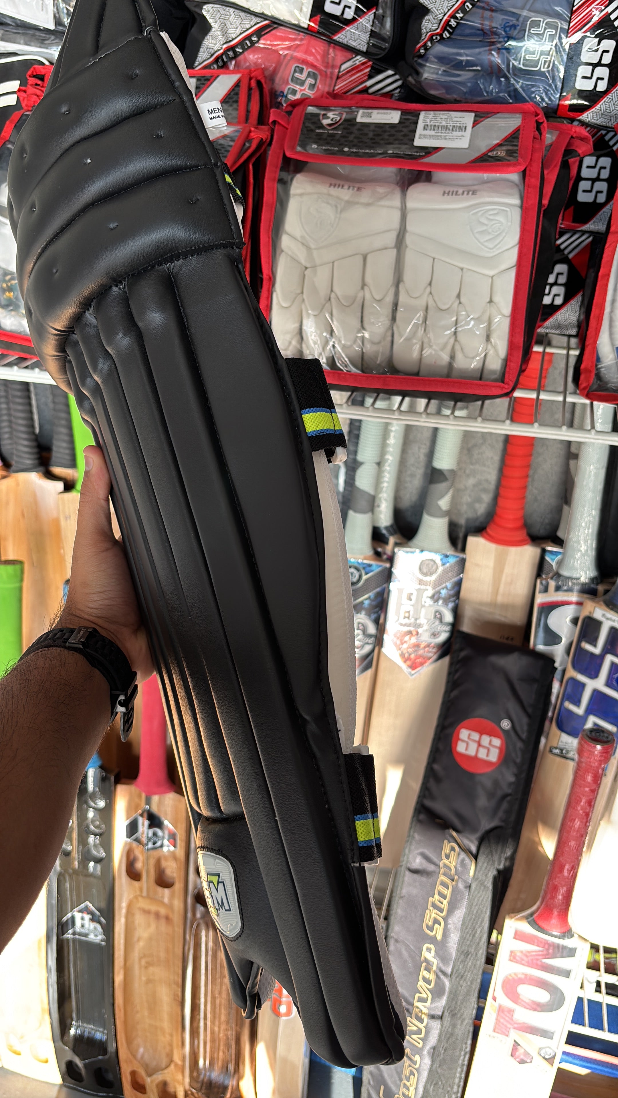 SM FANATIC BATTING PADS - BLACK