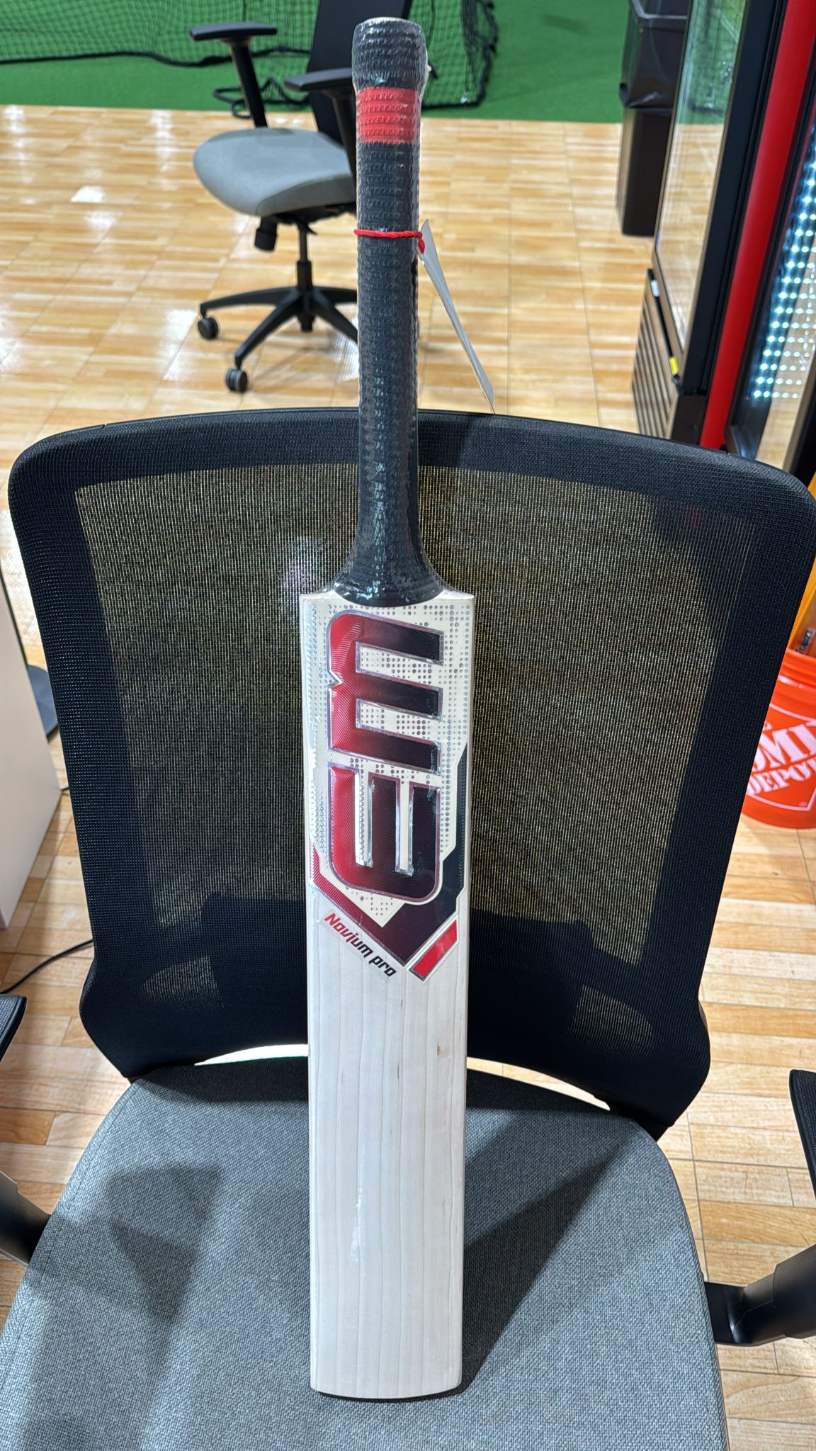 EM Novium Pro- EW Cricket Bat - Grade 1