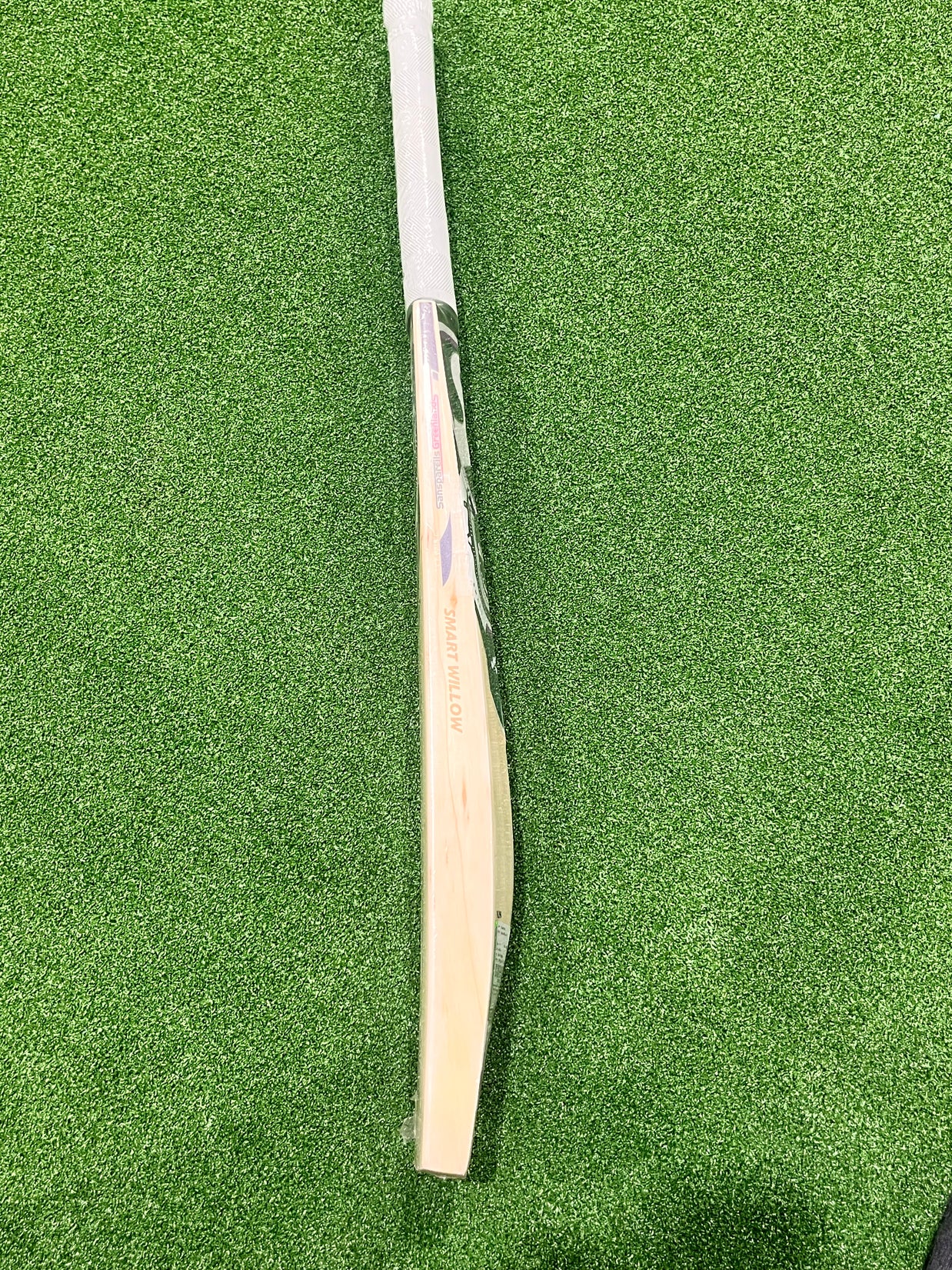 SG STR8 Bat with Sensor