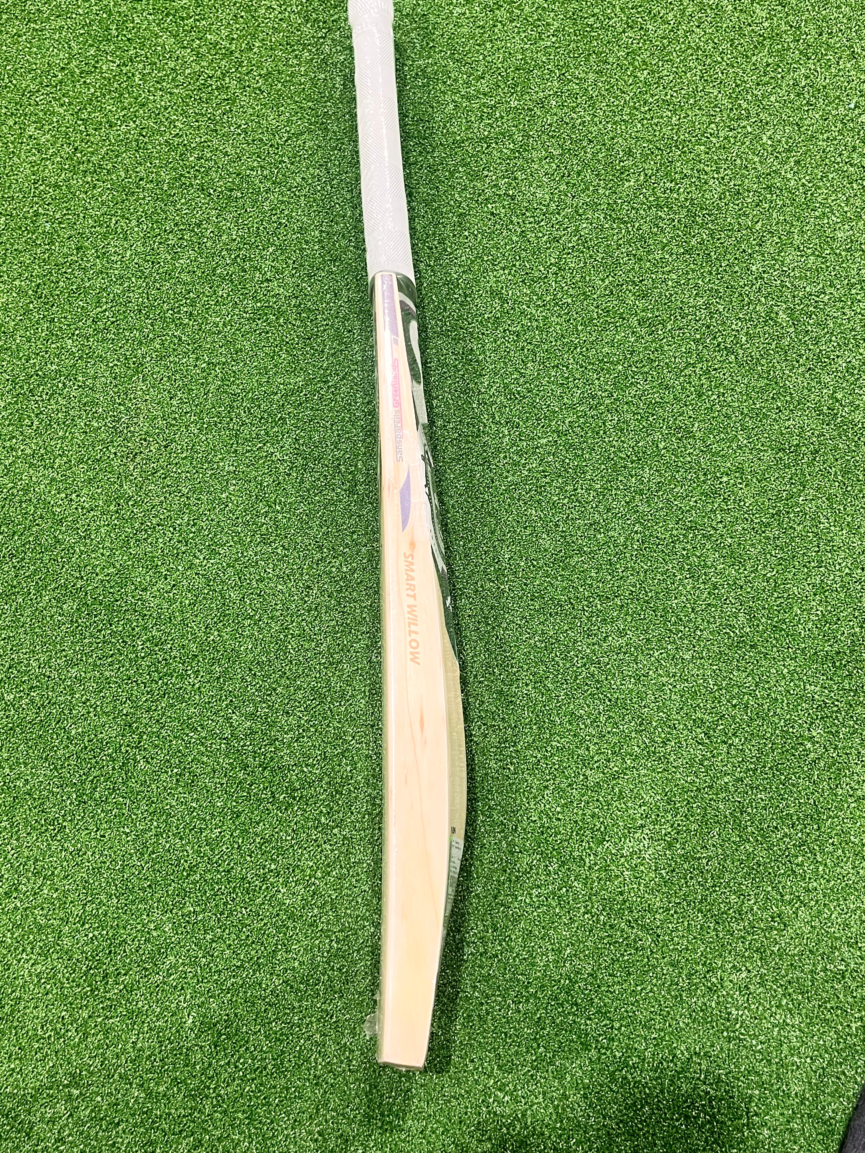 SG STR8 Bat with Sensor